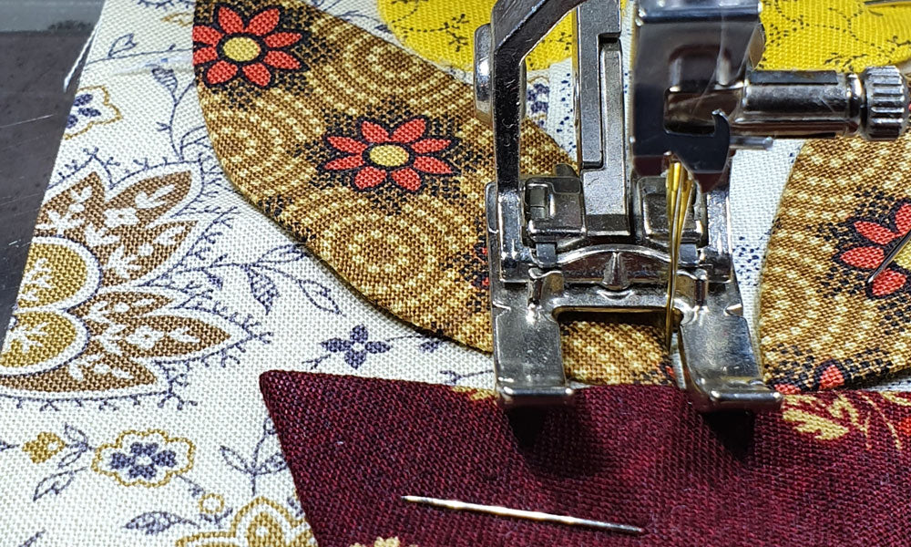 Sharon Keightley Quilts | Invisible Stitching around leaves