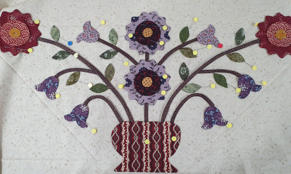 Vintage Crosses Quilt Sew Along week four. The applique center.