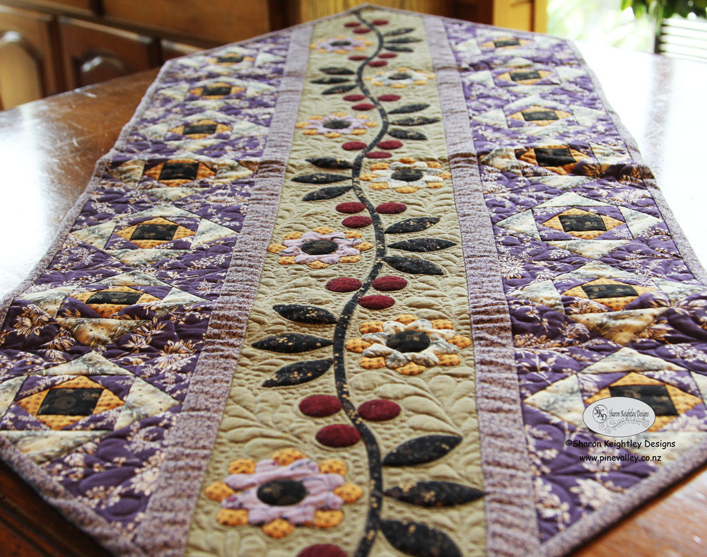Blackberry Ramble Table Runner Pattern - Pine Valley Quilts